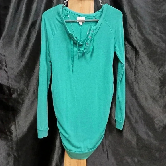 Isabella Oliver Green Long Sleeve Tee - Picture 1 of 6
